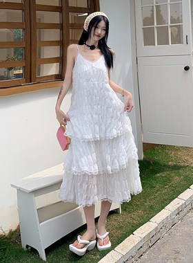 KRO蕾丝拼接度假风吊带连衣裙2024新款法式甜美白色无袖半身长裙