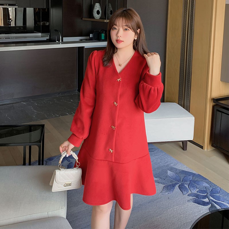 鱼尾裙连衣裙2023春新款220斤胖mm大码V领气质显瘦红色毛呢A字裙