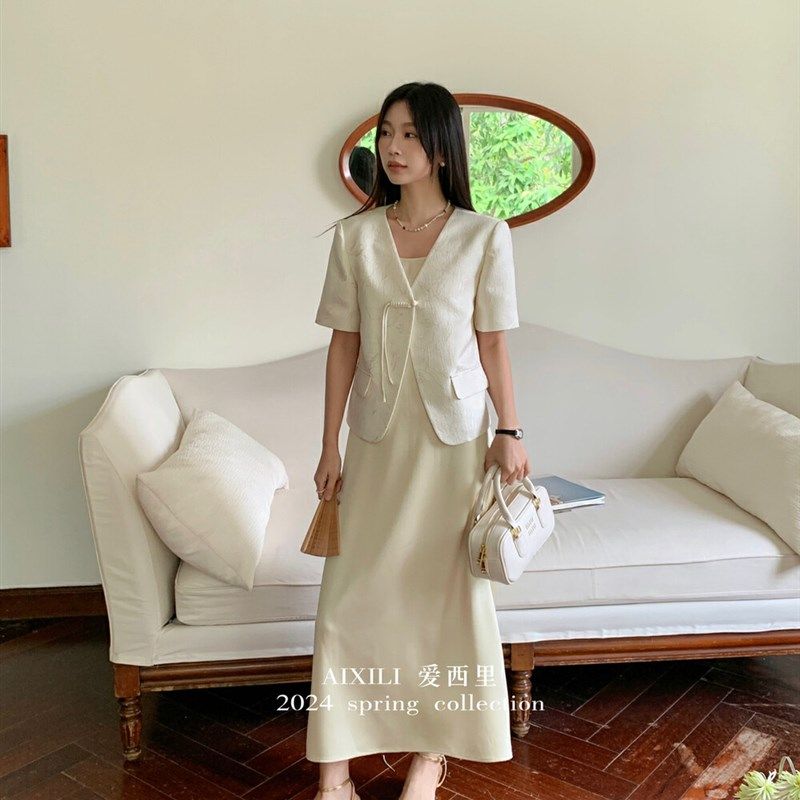 爱西里夏季新款新中式国风套装盘扣花纹设计短外套缎面吊带连衣裙,女装/女士精品,时尚套装,淘宝优惠券,粉丝福利购,淘宝优惠卷