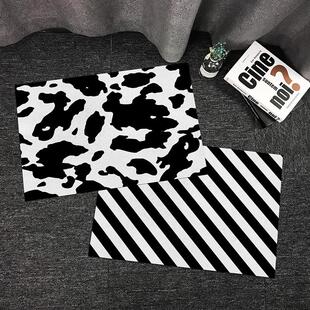 黑白奶牛条纹现代简约设计地垫进门厨房地毯卧室卫生间防滑长条大