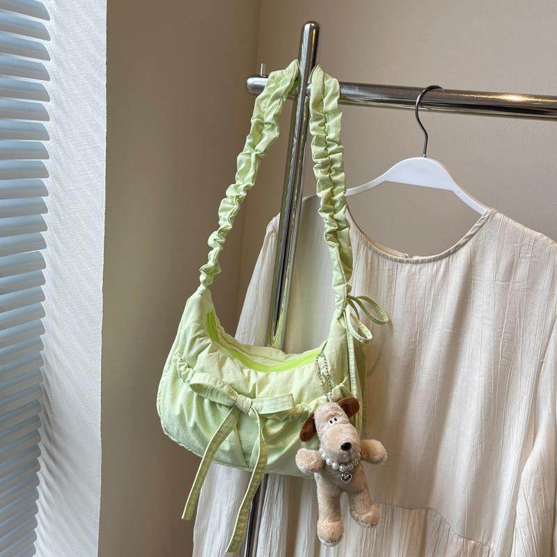 推荐高级感小众帆布包包女夏天2025新款时尚褶皱单肩斜挎包通勤饺