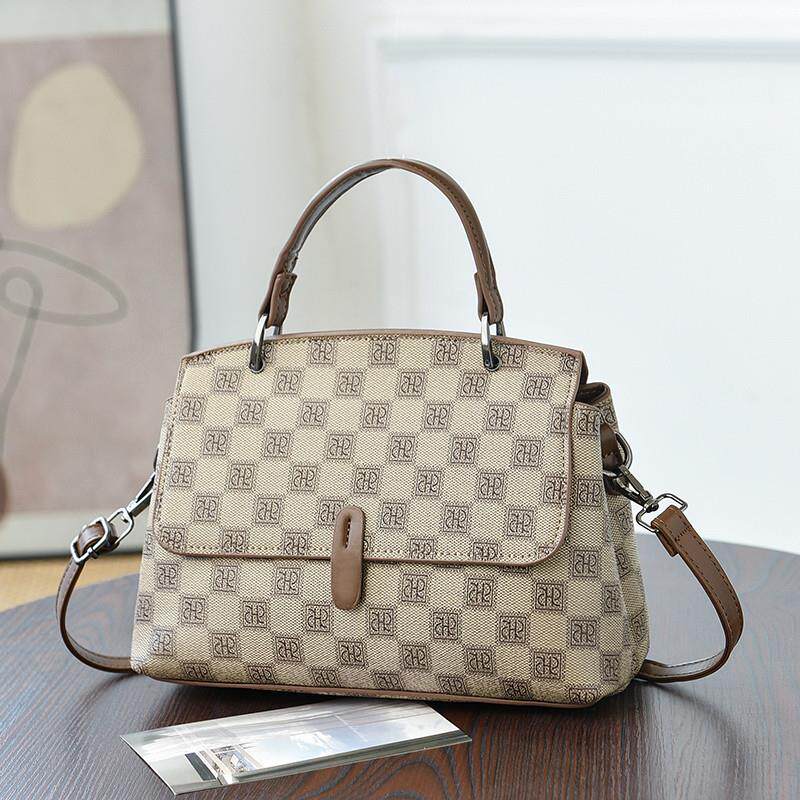 推荐高级感斜挎小方包2025新款潮爆款小包包女时尚百搭四季通用单