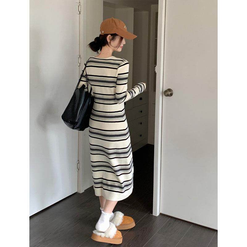 极速胖妹妹春季方领撞色条纹长袖连衣裙女2026欧货修身显瘦中长款