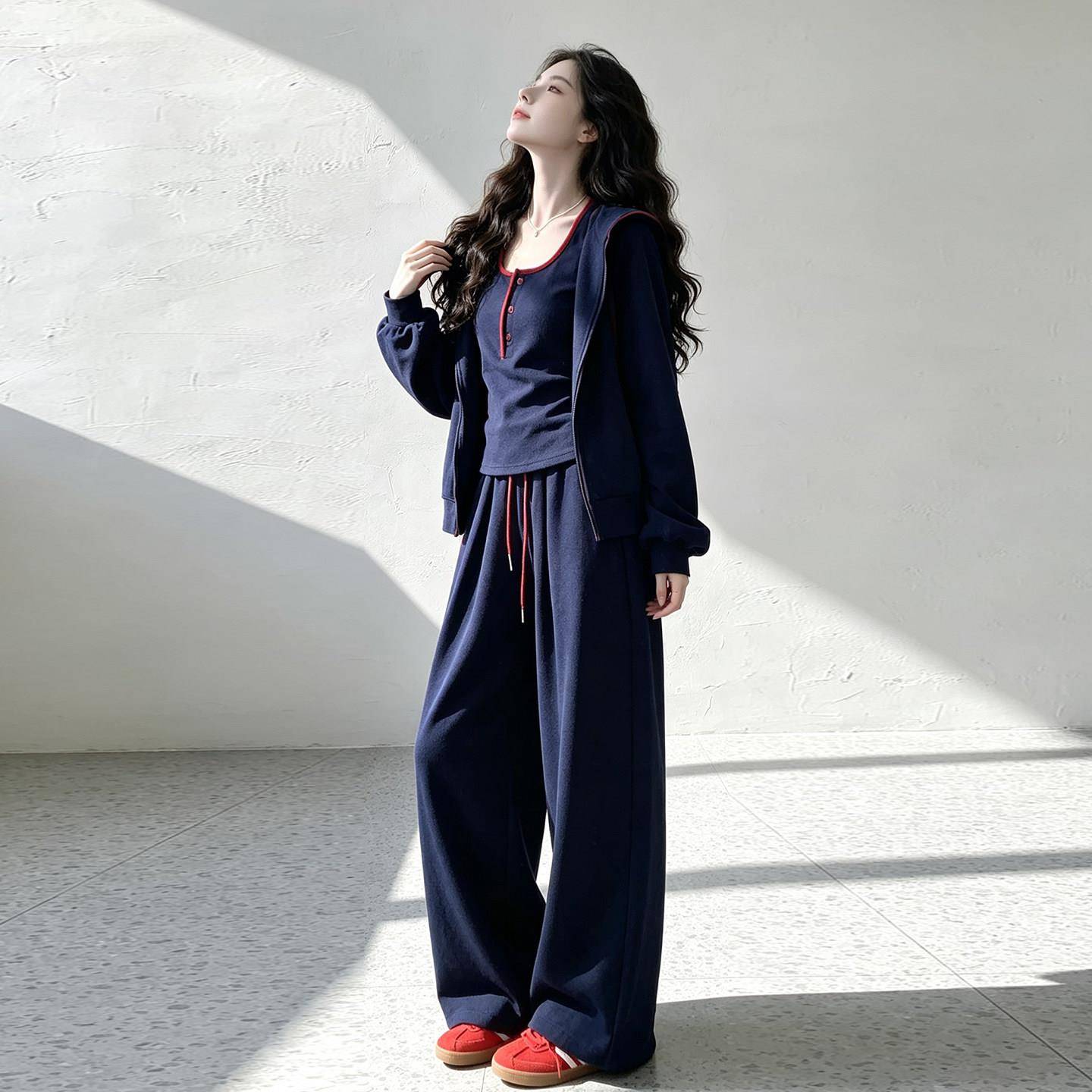 极速早秋季松弛感一整套休闲运动两件套装女士减龄开衫背心上衣阔
