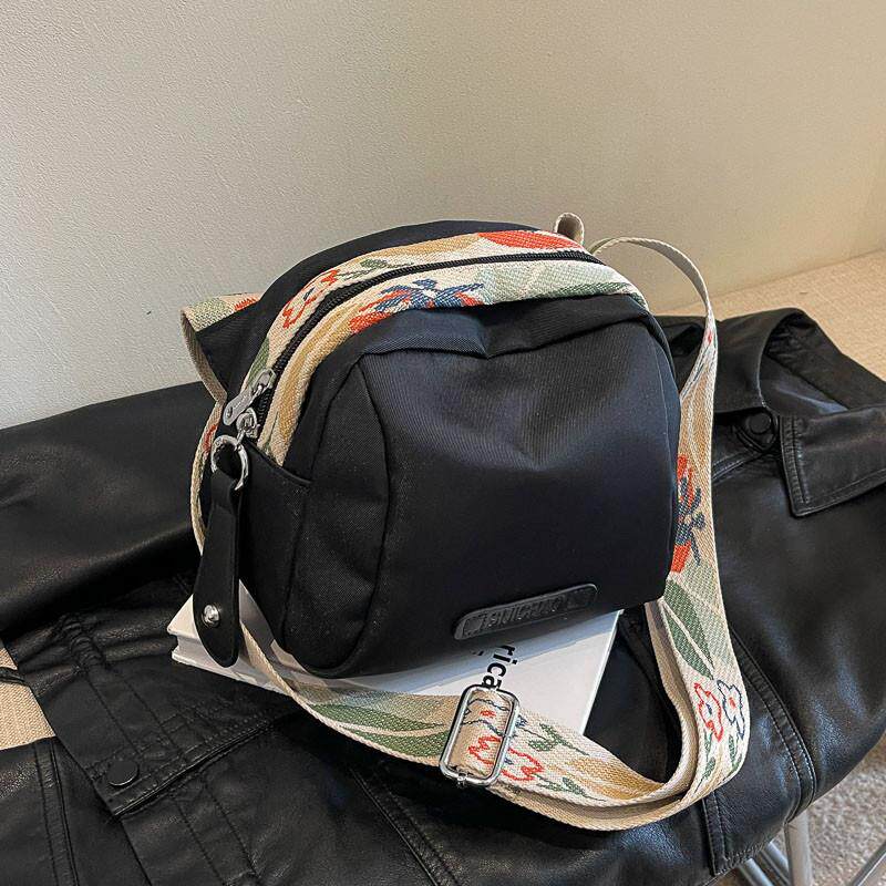 推荐防水尼龙布斜挎包包女士2025新款大容量单肩包休闲小众设计通