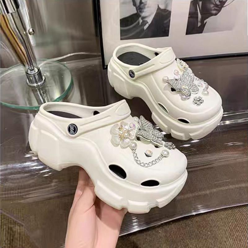 极速女皮鞋2026新款秋冬季中跟小短靴软皮高跟马丁靴春秋款单靴子