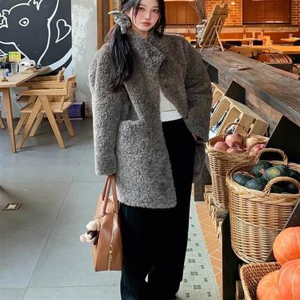 4PRIL冬季环保皮草宽松慵懒羊羔毛中长款皮毛一体外套毛毛大衣女