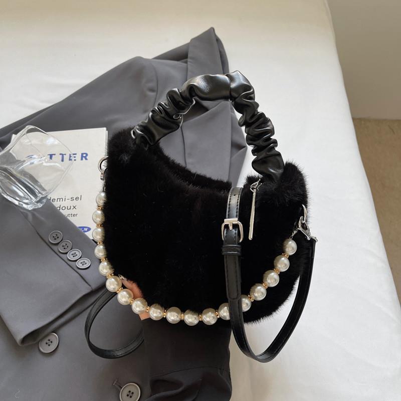 推荐高级感毛毛包包女秋冬