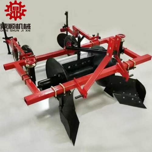 起垄盖膜机农用地膜覆盖机多功能土豆红薯起垄喷药覆膜机