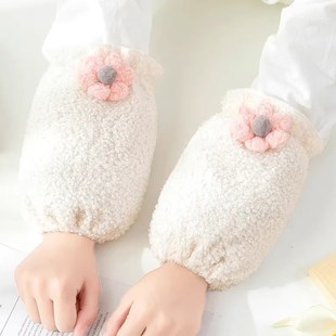 秋冬季护袖女款短毛绒袖套办公室上班套袖羽绒服专用袖口白色防脏