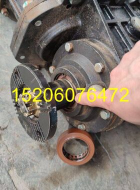 新源轮式挖掘机C75W挖机加强变速箱上传动箱总成45X65X16油封配件