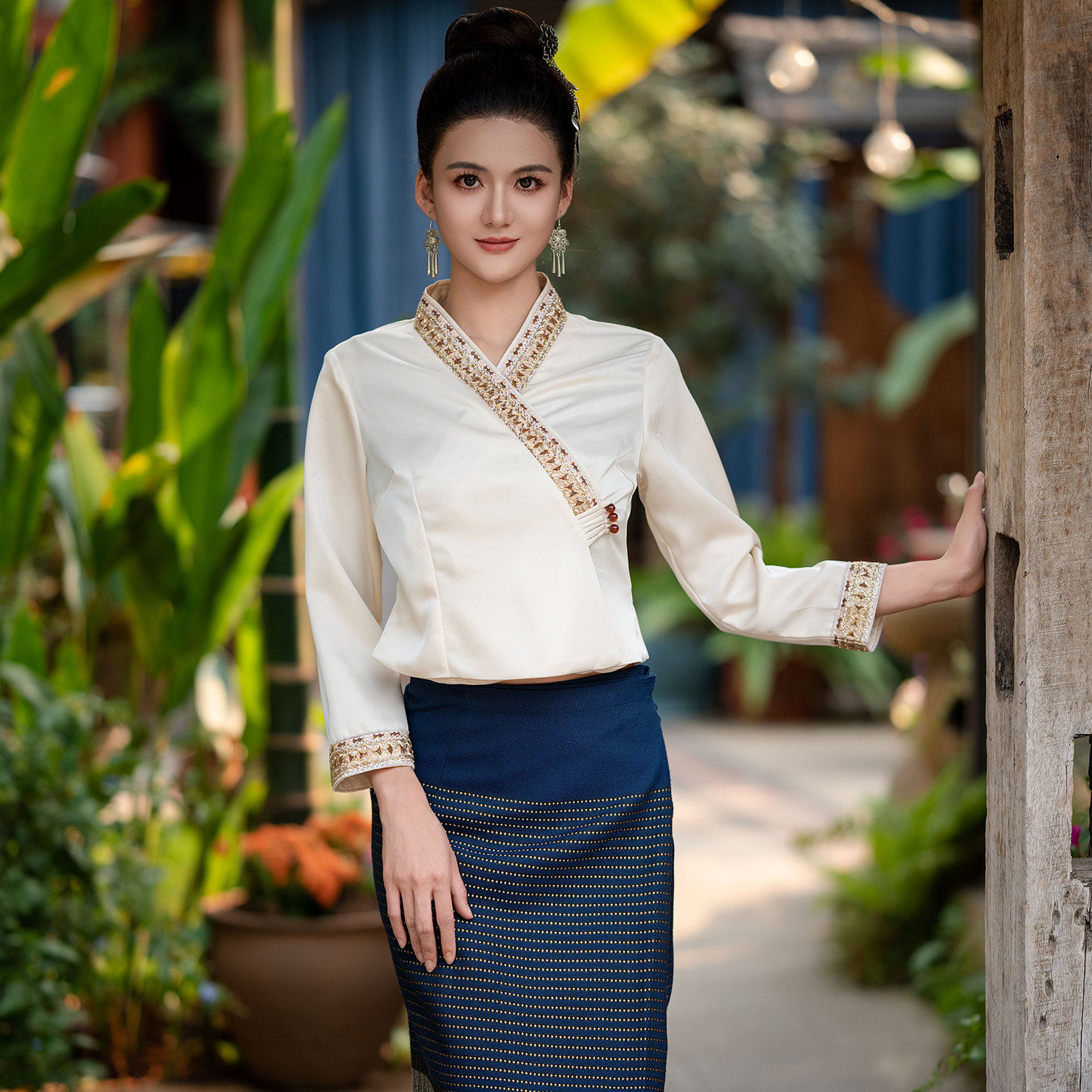 西双版纳玉家人傣族服装