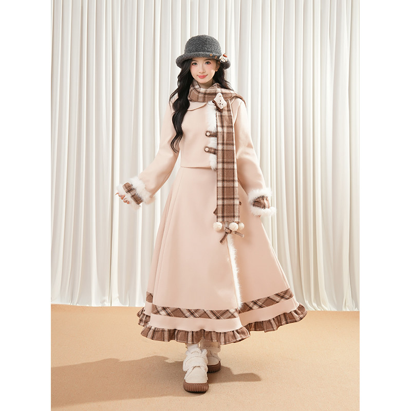 焦糖小熊秋冬氛围感甜美卡其色格子拼接毛呢围巾外套半身裙套装女,女装/女士精品,时尚套装,淘宝优惠券,粉丝福利购,淘宝优惠卷