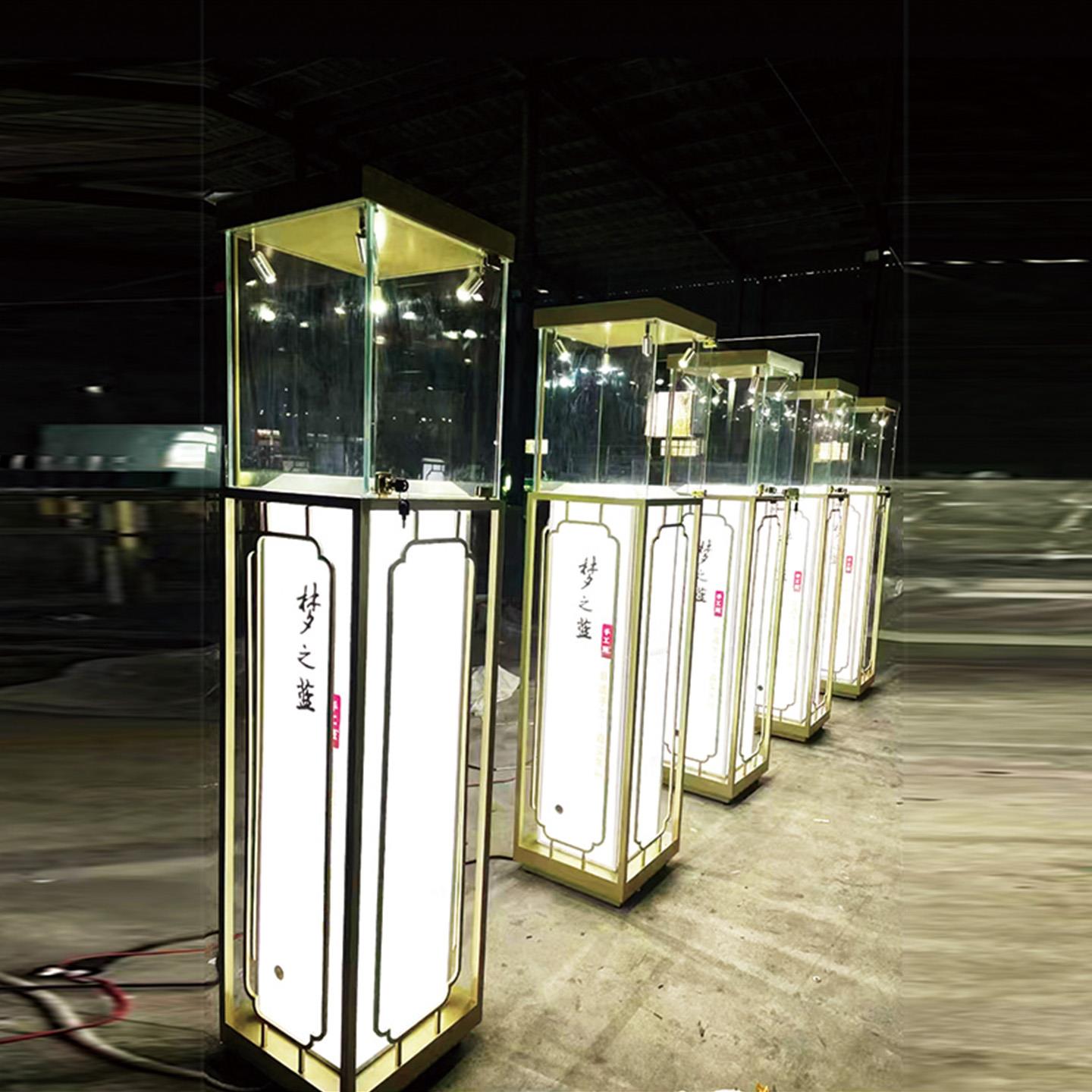 定制展柜不锈钢电镀烤漆高端白酒展示台独立金属展柜酒水柜陈列架