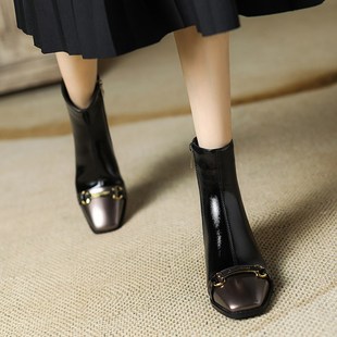 小码女鞋313233方头粗跟百搭马丁靴女高级感秋冬款短靴大码4143