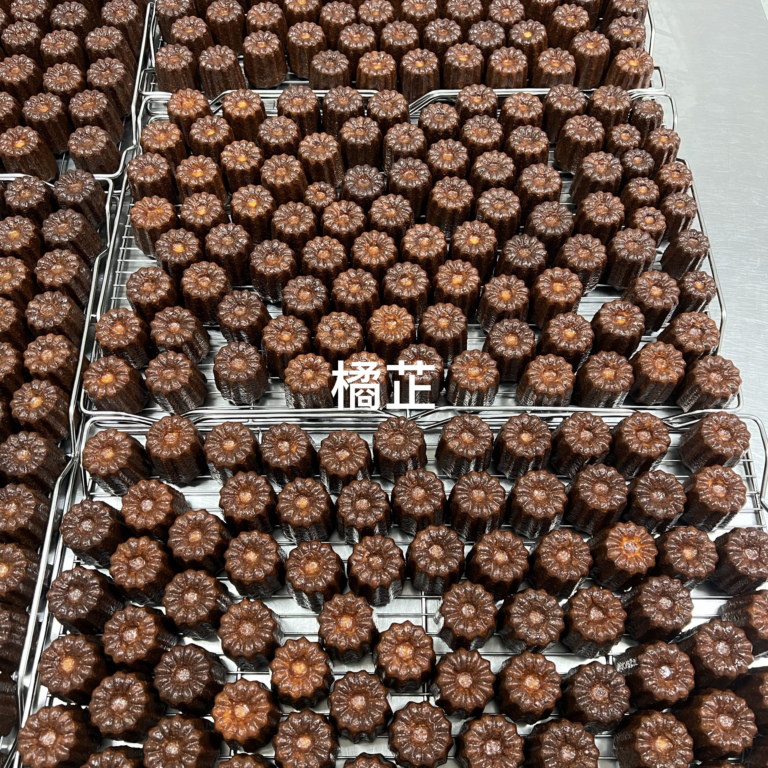 橘芷家法式甜品批量拿货可露丽500只减糖版大货链接3个口味混批