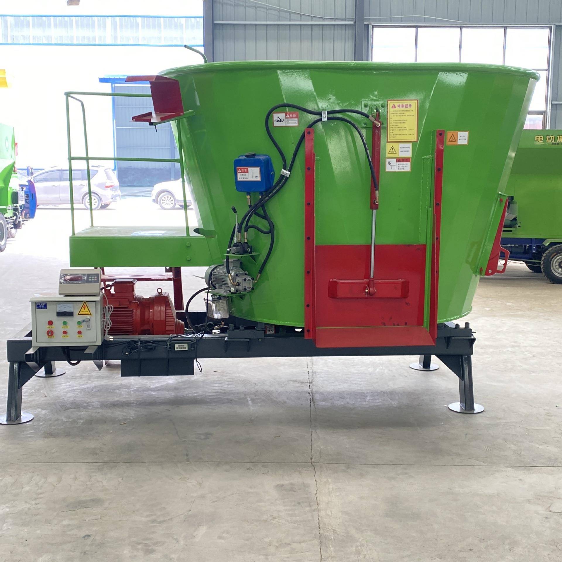 立式tmr饲料搅拌机牛羊草料搅拌揉丝粉碎一体机全日粮制备机