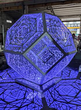 七饰彩户外镂空光球景LQ-5465观雕塑城地标灯装镂空金发市属多面