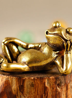 复古实心纯黄铜青蛙摆件卡通迷你卧睡坐禅笔搁手把件茶宠古玩镇纸