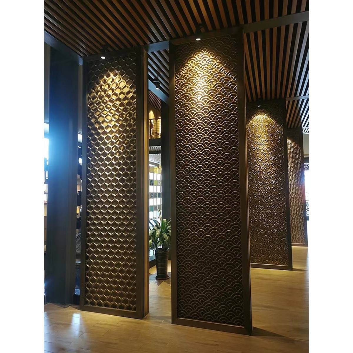 不锈钢屏风隔断通花金属镂空格栅浮雕压花新中式客厅玄关装饰定制
