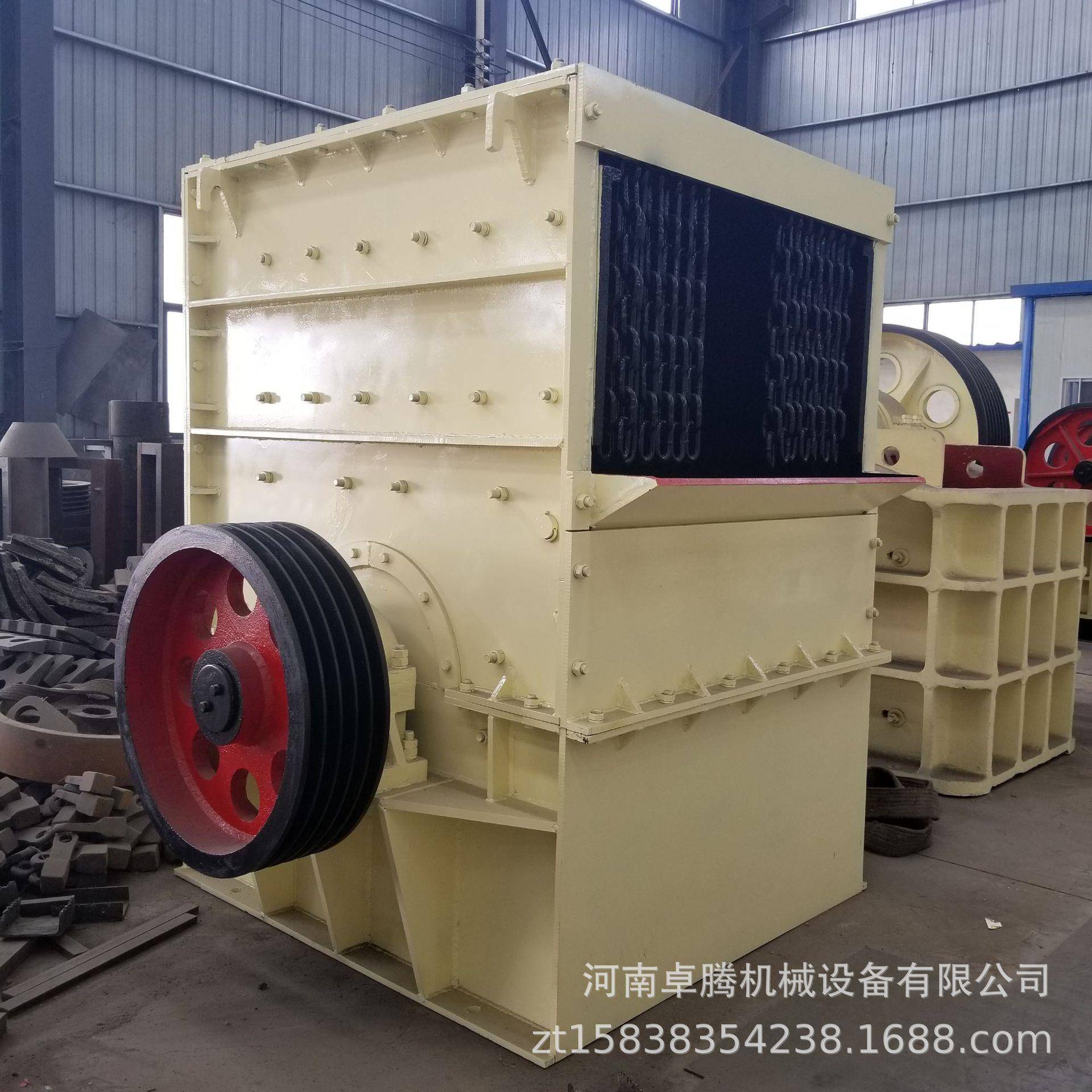 大型铁矿石建筑垃圾制砂机大口径方箱式破碎机1212型鹅卵石制砂机