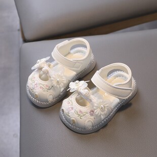 2025夏款婴幼儿0一1-3岁半鞋子夏季女宝宝软底包趾学步鞋防滑凉鞋