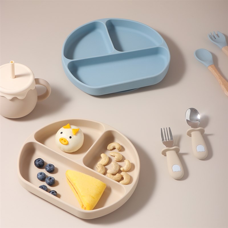 婴幼儿铂金级硅胶餐盘宝宝三格吸盘分隔防摔餐具学吃饭训练5个月