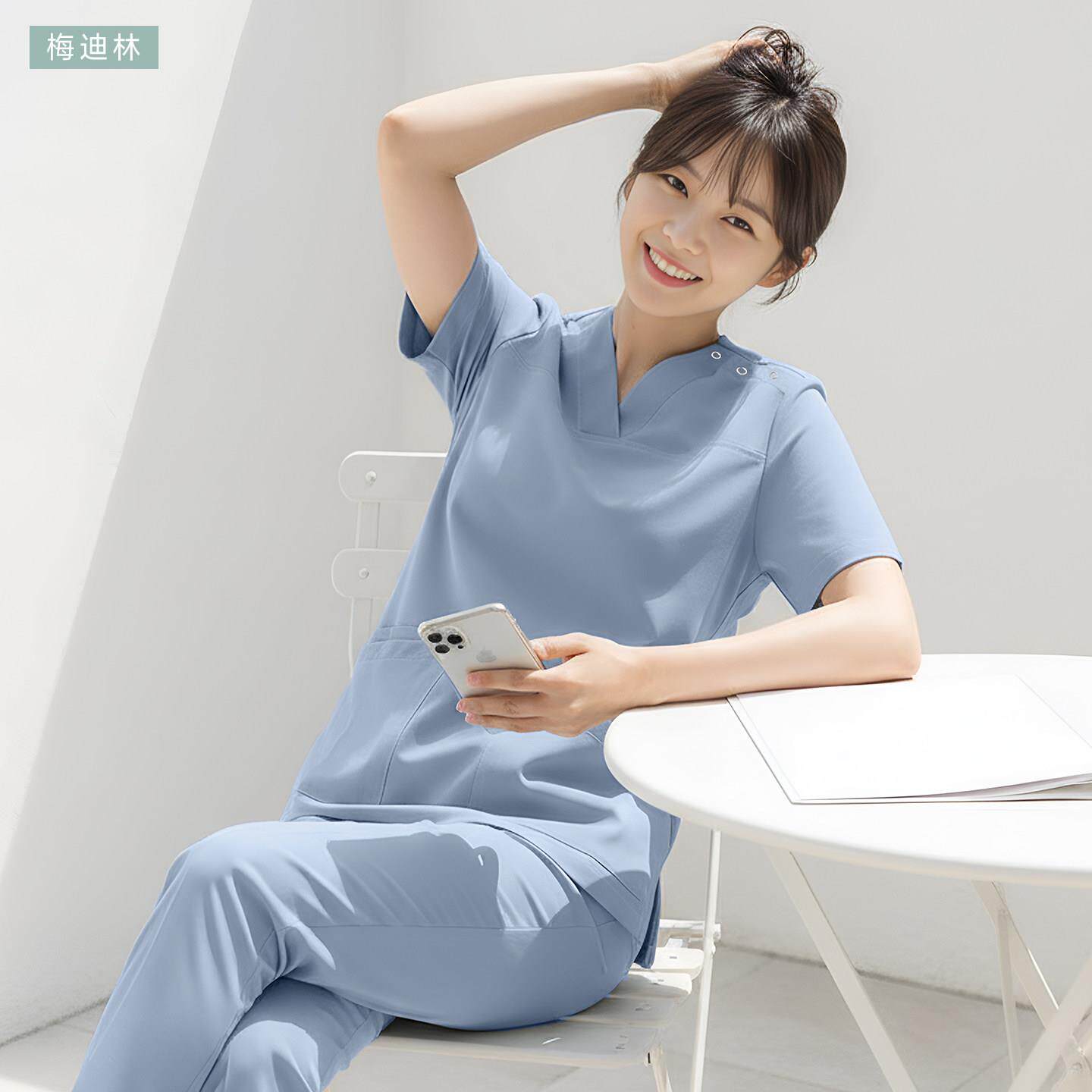 高端洗手衣女口腔医生工