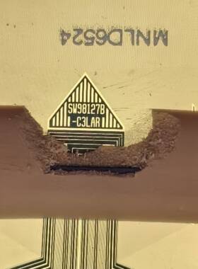 全新片料液晶屏驱动模块SW98127B-C3LAR，现货直拍TAB/COF