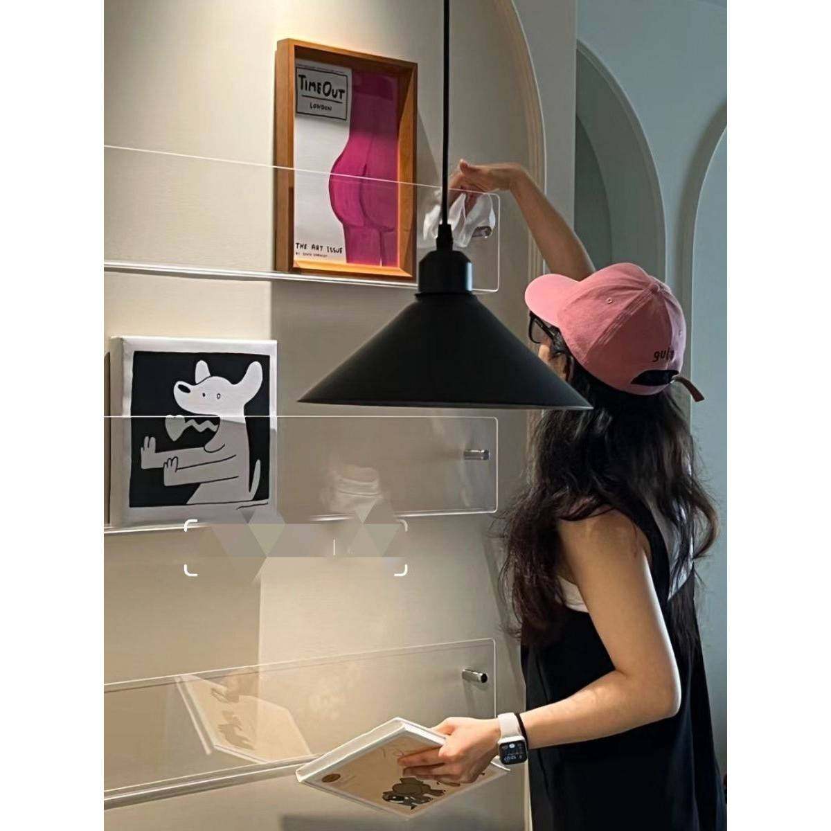 需定制in创意彩色透明亚克力书架报纸和杂志墙装饰壁挂式儿童图片