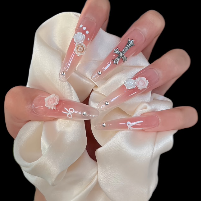 山巅玫瑰加长尖甲夸张重工美甲