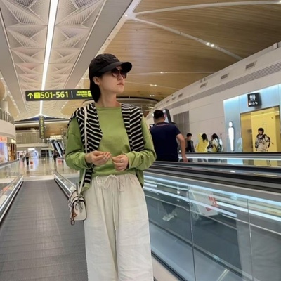 INFINITE COASTLINE/无垠海岸春晓12468极简高级感穿搭青苹果T恤