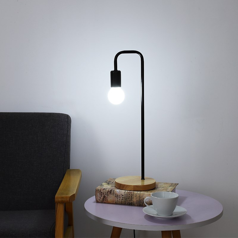 北欧简约工作书实桌木小台灯现代创意个性M卧室床头灯学习专用台