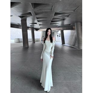 性感立体鱼骨束身抹胸修身 白色长袖 显瘦内搭露肩上衣 BETTER