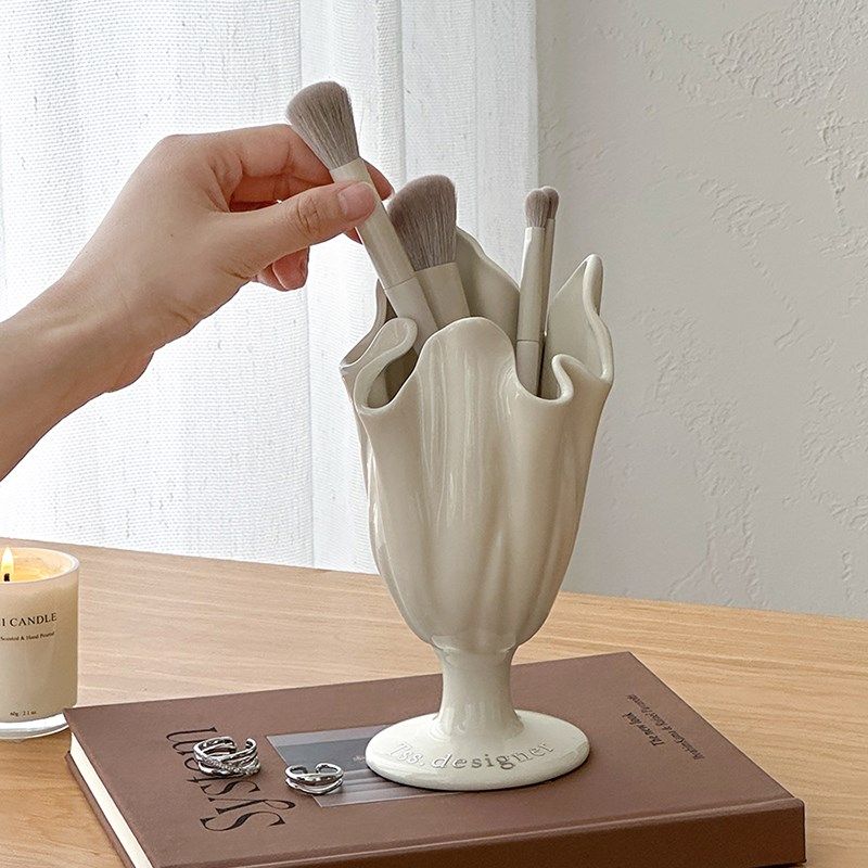 化妆刷子收纳盒眉笔刷子收纳桶y刷具收纳笔筒桌面化妆品收纳盒摆