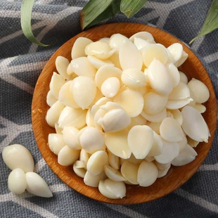 盐水山杏仁去皮腌臜拌菜煮粥杏仁新鲜湿杏仁酒席香脆香苦仁野山杏