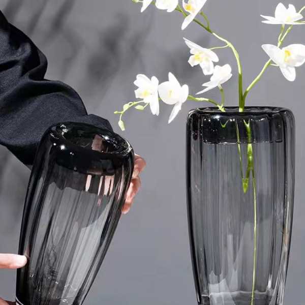 现简约几何形玻璃花 家具插画玻璃器皿装饰摆件创意透明花图片