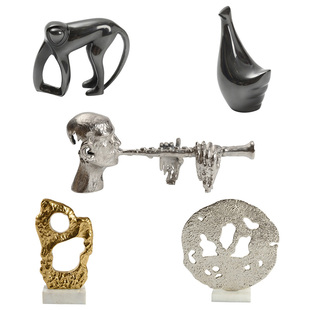 现代样板间铝制抽象猴子鸽子摆件金属银色奏乐人金色镂空玄关装饰