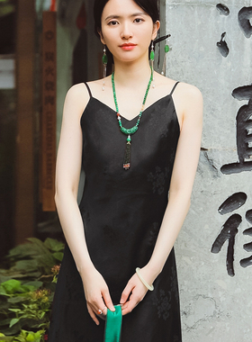 复古日记“落英”100桑蚕丝重缎香云纱提花V领吊带连衣裙231L6753