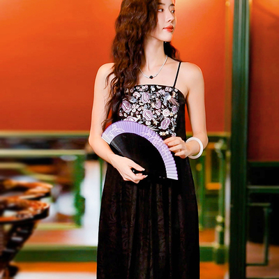 复古日记“紫陌归啼”佛手绫香云纱凤穿牡丹绣花吊带裙252L7514