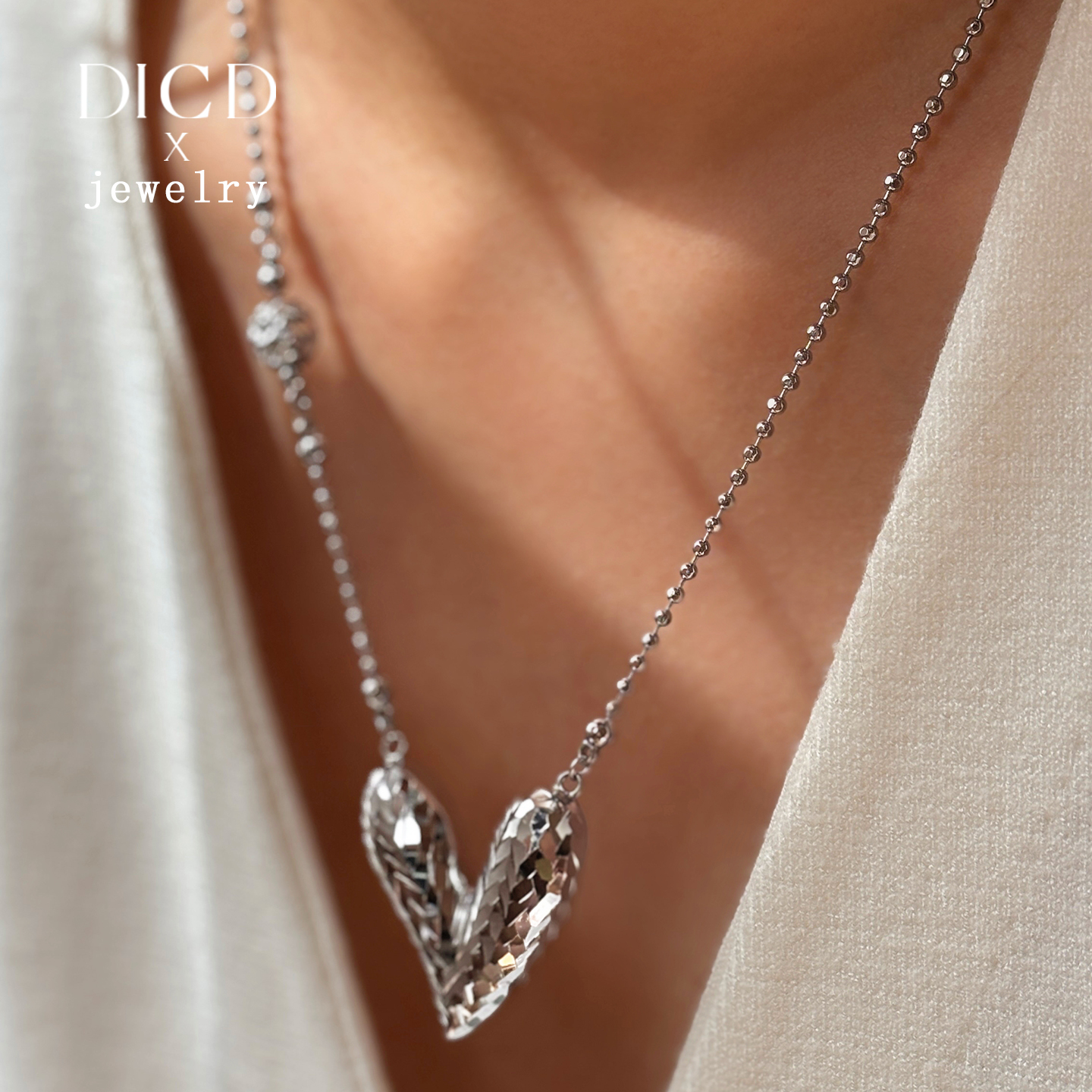 银色碎冰冰爱心吊坠项链女