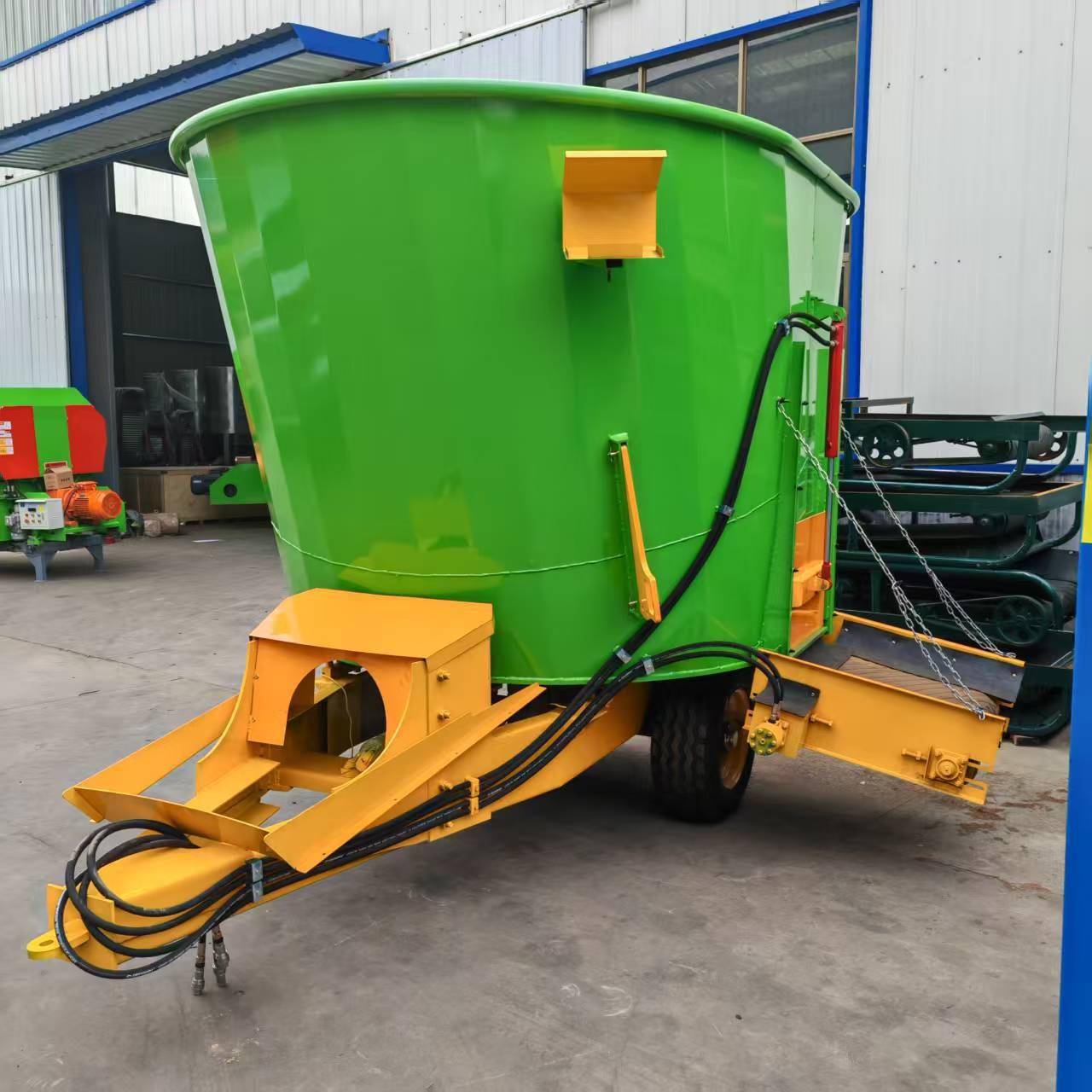 油电两用全日料养殖场饲料立式搅拌机双轴TMR混合机饲料搅拌机