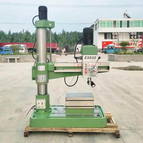 摇摇钻32机械加紧小型臂钻床床手动进刀Z3032drillingmach臂Z3032
