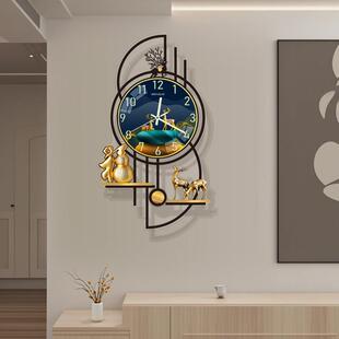 时尚钟表挂钟客厅2025新款网红家用时钟挂墙高级感夜光创意石英钟