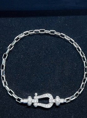 2025新款马蹄扣手链女满钻钢丝手绳本命年M红绳幸运航海扣情侣手