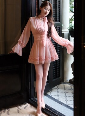 Layyyy【人形芍药】波浪边温柔气质感细褶连衣裙立体木耳边长袖裙