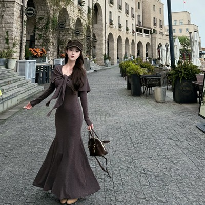 Layyyy【秋冬神裙】无敌版型多穿法大披肩长袖针织裙女显瘦内搭裙