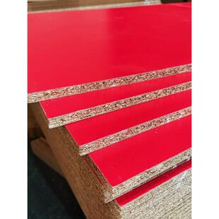 18mm颗粒板板隔断家具中国大红三聚氰胺装修板环保免漆定制刨花板