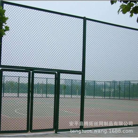 篮球场护栏网学校球场操场围栏体育场围网铁丝防护网