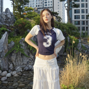 Lartigent刺绣拼色插肩系带短款短袖球衣修身休闲球衣风女上衣T